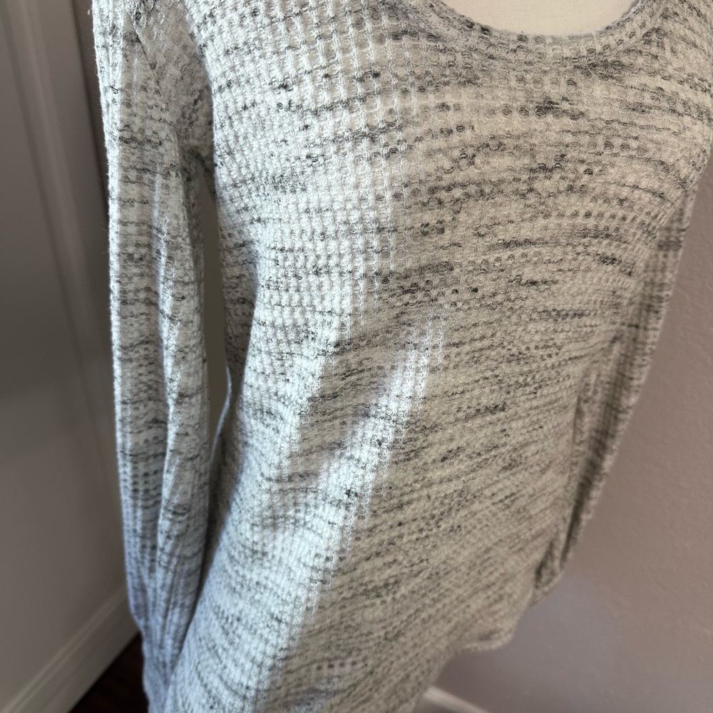 Express Textured Gray Knit Top - Picture 2 of 10